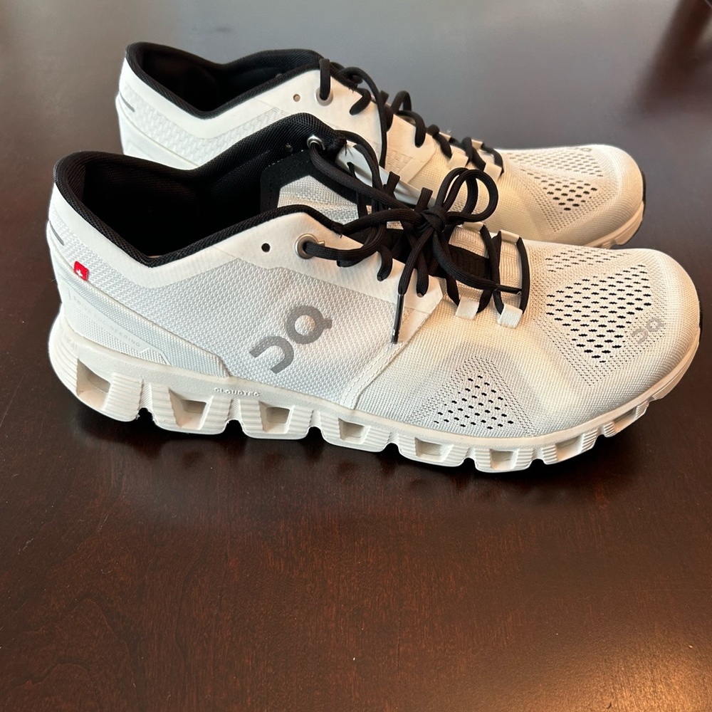 X On Cloud size 11 womens